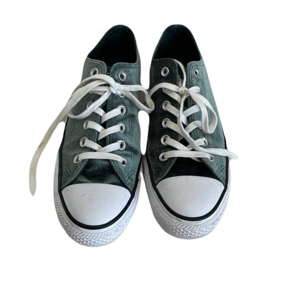 Green Velvet Women’s Converse US SZ 9 EUC